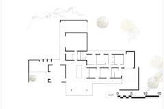 Plan d'une grande maison aux lignes épurées avec patio